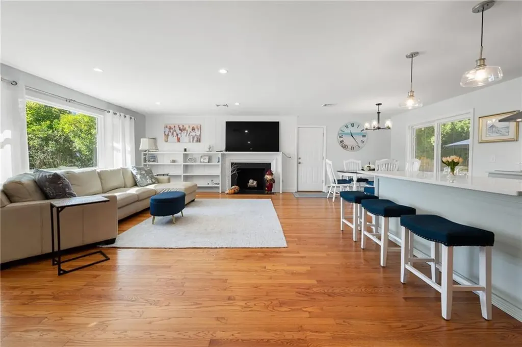 288 Shore Road Westerly RI 02891
