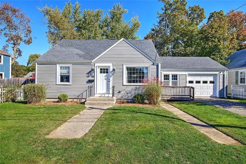 50 Larchmere Drive East Providence RI 02916