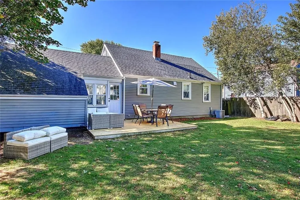 50 Larchmere Drive East Providence RI 02916