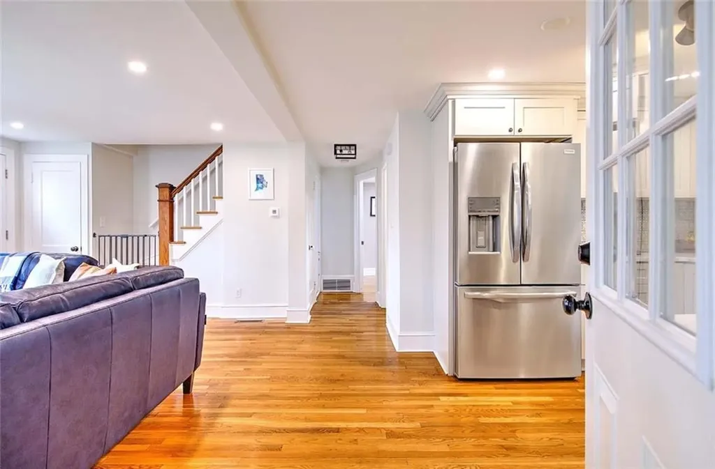 50 Larchmere Drive East Providence RI 02916