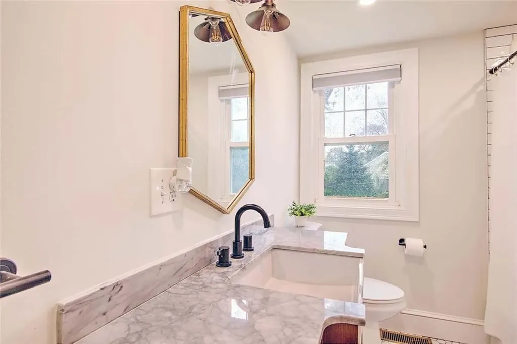 50 Larchmere Drive East Providence RI 02916