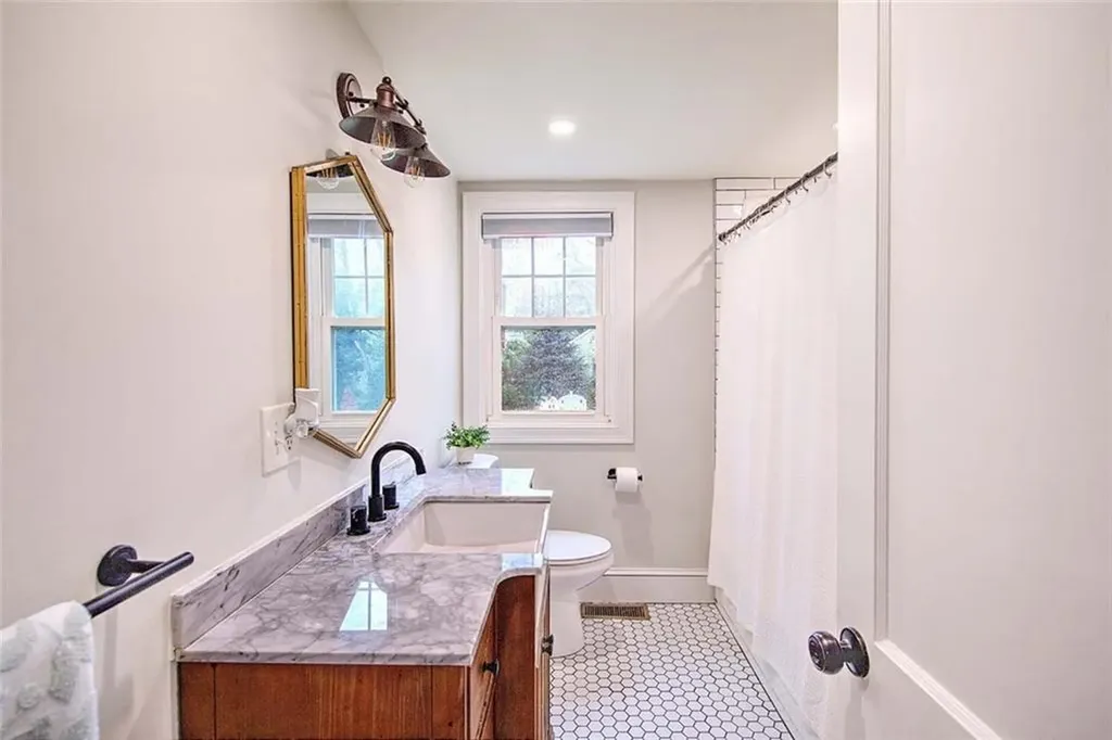 50 Larchmere Drive East Providence RI 02916