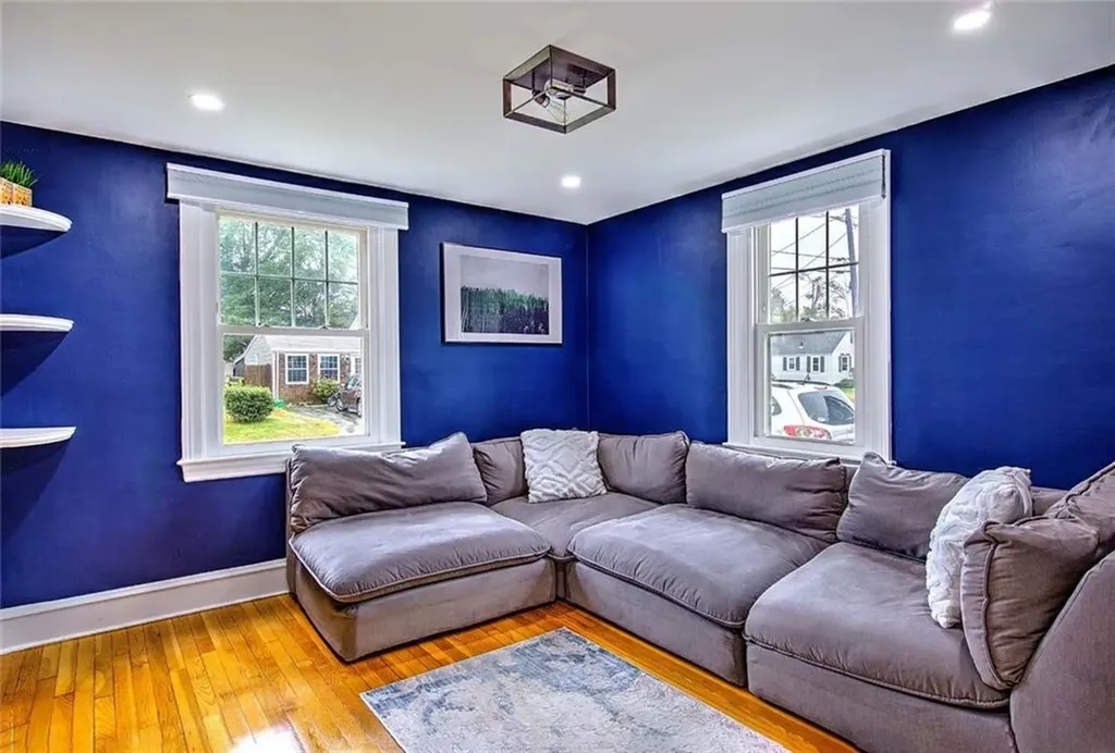 50 Larchmere Drive East Providence RI 02916