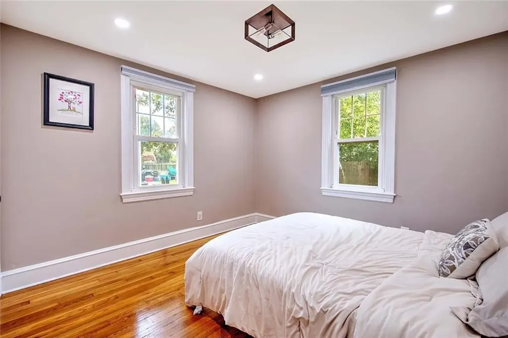 50 Larchmere Drive East Providence RI 02916