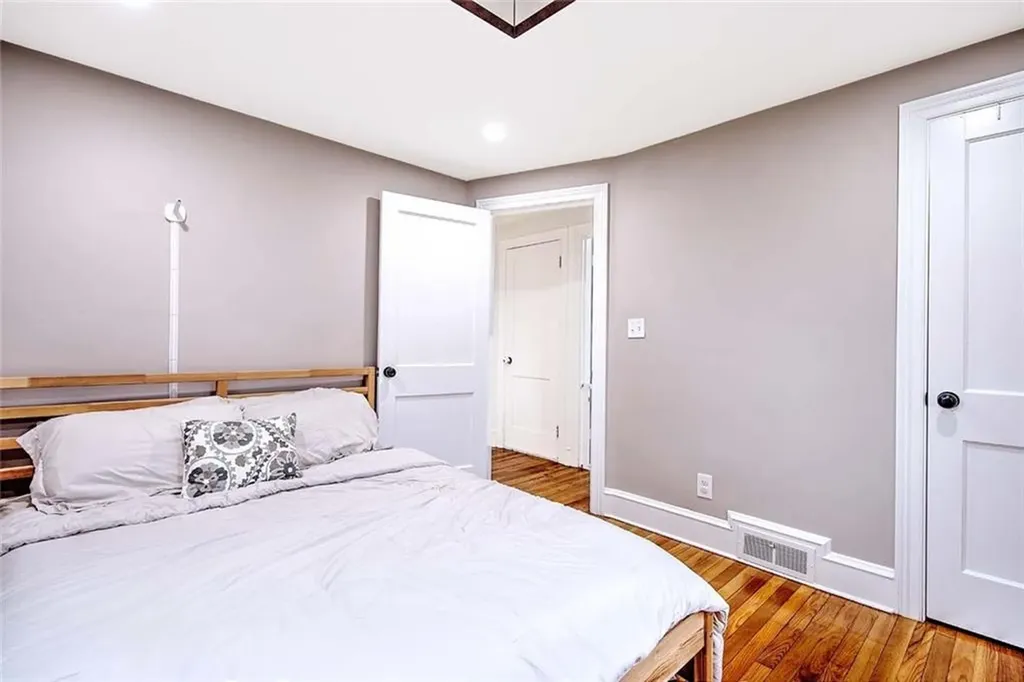 50 Larchmere Drive East Providence RI 02916