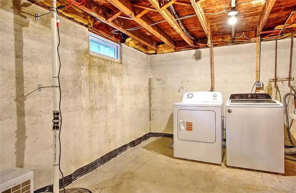 50 Larchmere Drive East Providence RI 02916