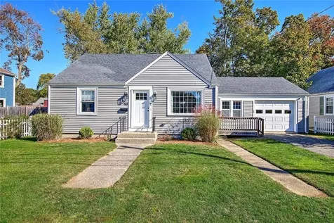 50 Larchmere Drive East Providence RI 02916