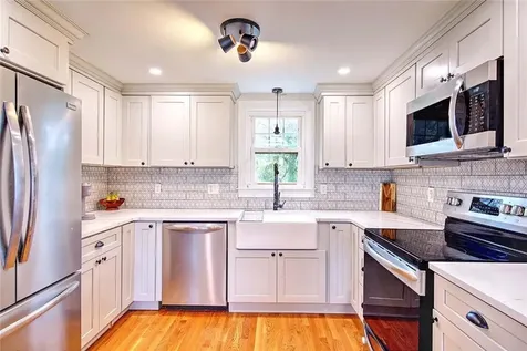 50 Larchmere Drive East Providence RI 02916