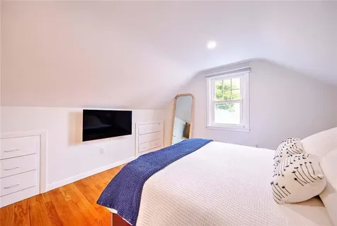 50 Larchmere Drive East Providence RI 02916