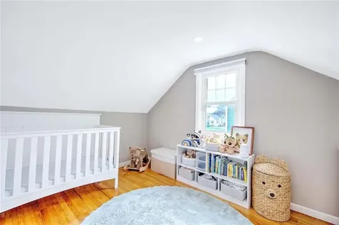 50 Larchmere Drive East Providence RI 02916