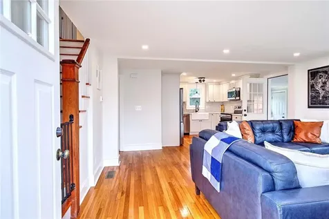 50 Larchmere Drive East Providence RI 02916