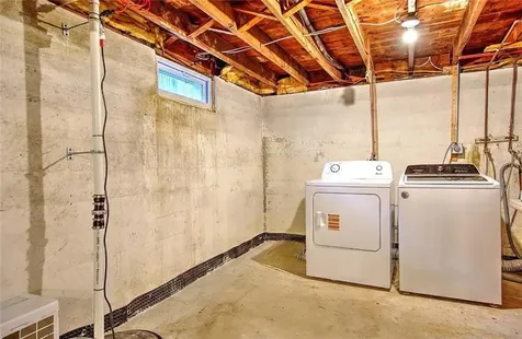 50 Larchmere Drive East Providence RI 02916