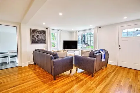 50 Larchmere Drive East Providence RI 02916