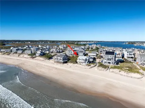 16 Percy Lane Narragansett RI 02879