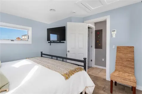 16 Percy Lane Narragansett RI 02879