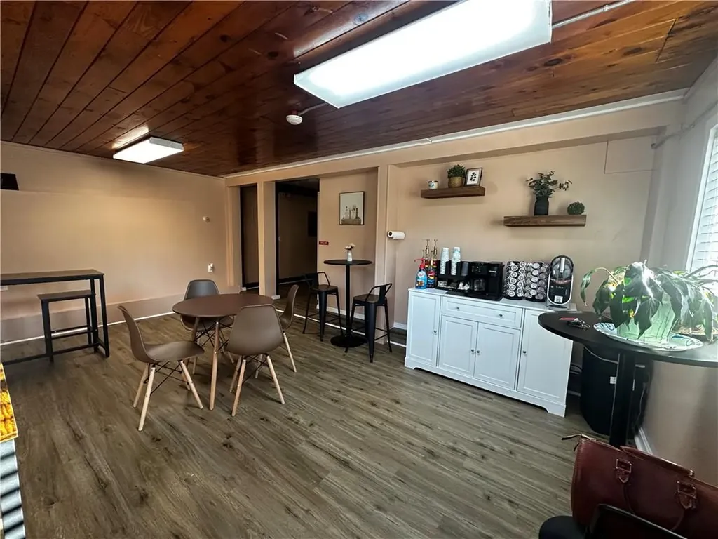 1542 Main Street West Warwick RI 02893