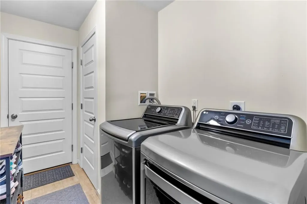 21 Charles Street Cranston RI 02920