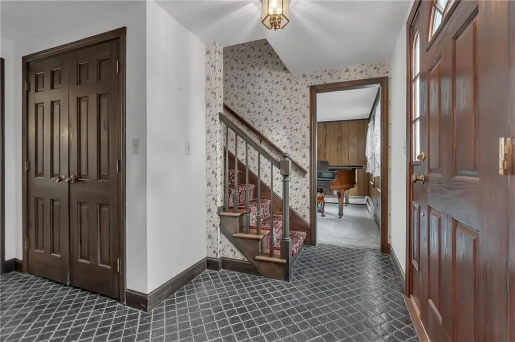 381 Woonsocket Hill Road North Smithfield RI 02896