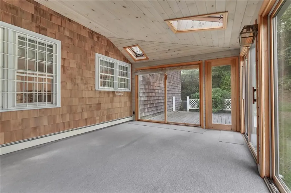 381 Woonsocket Hill Road North Smithfield RI 02896