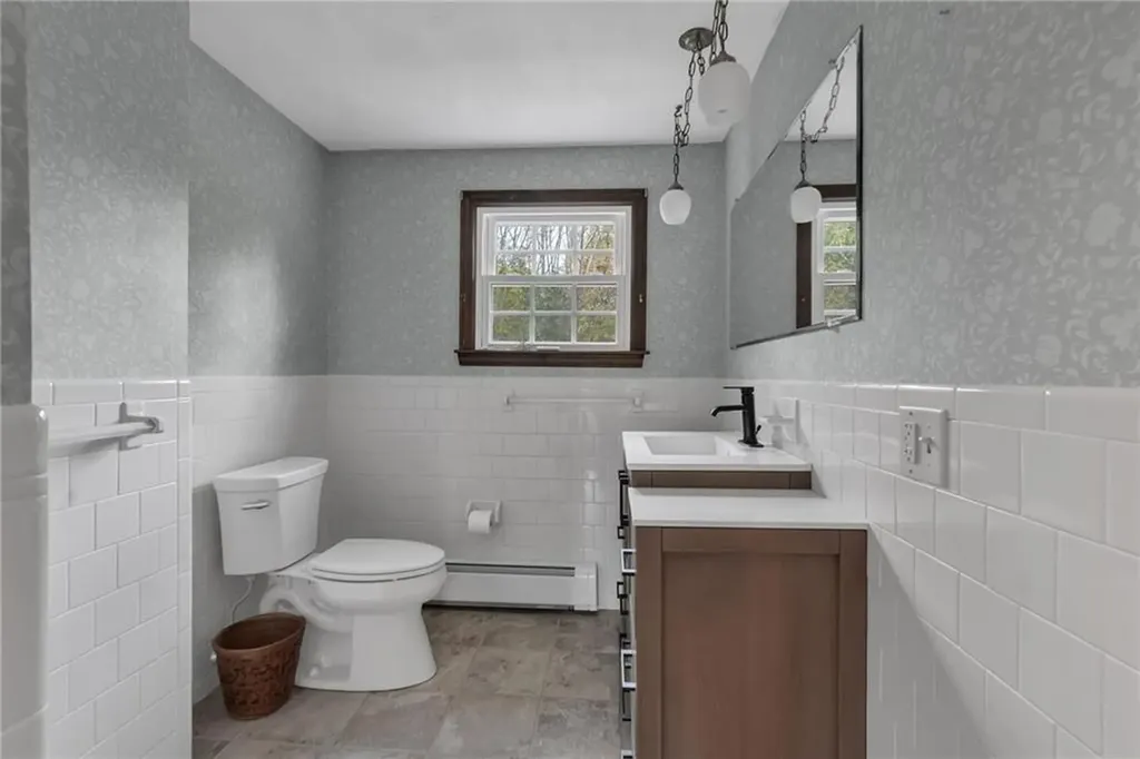 381 Woonsocket Hill Road North Smithfield RI 02896