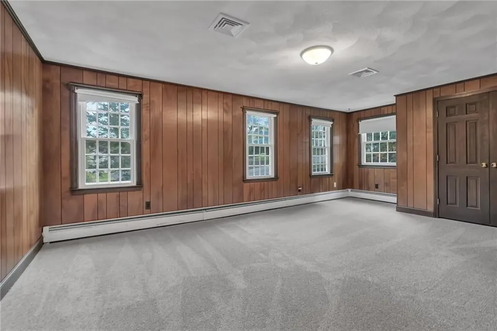 381 Woonsocket Hill Road North Smithfield RI 02896