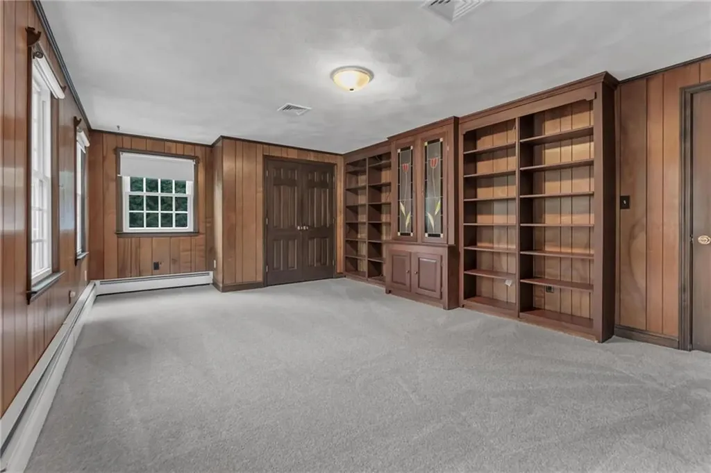 381 Woonsocket Hill Road North Smithfield RI 02896