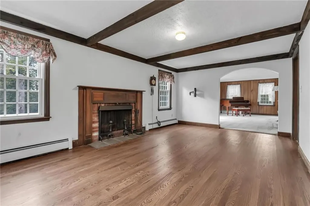 381 Woonsocket Hill Road North Smithfield RI 02896