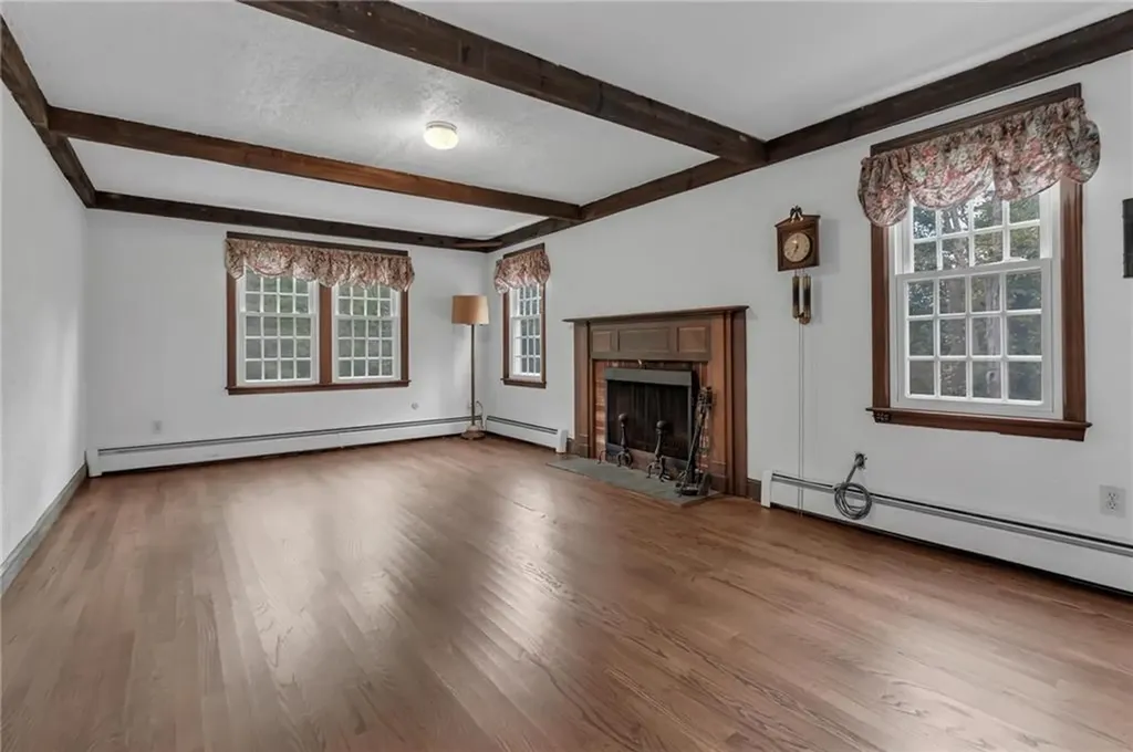 381 Woonsocket Hill Road North Smithfield RI 02896