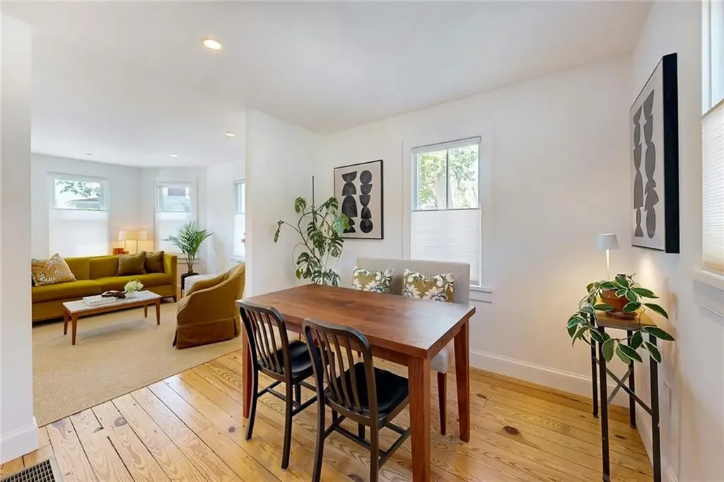 129 Cedar Avenue East Providence RI 02915