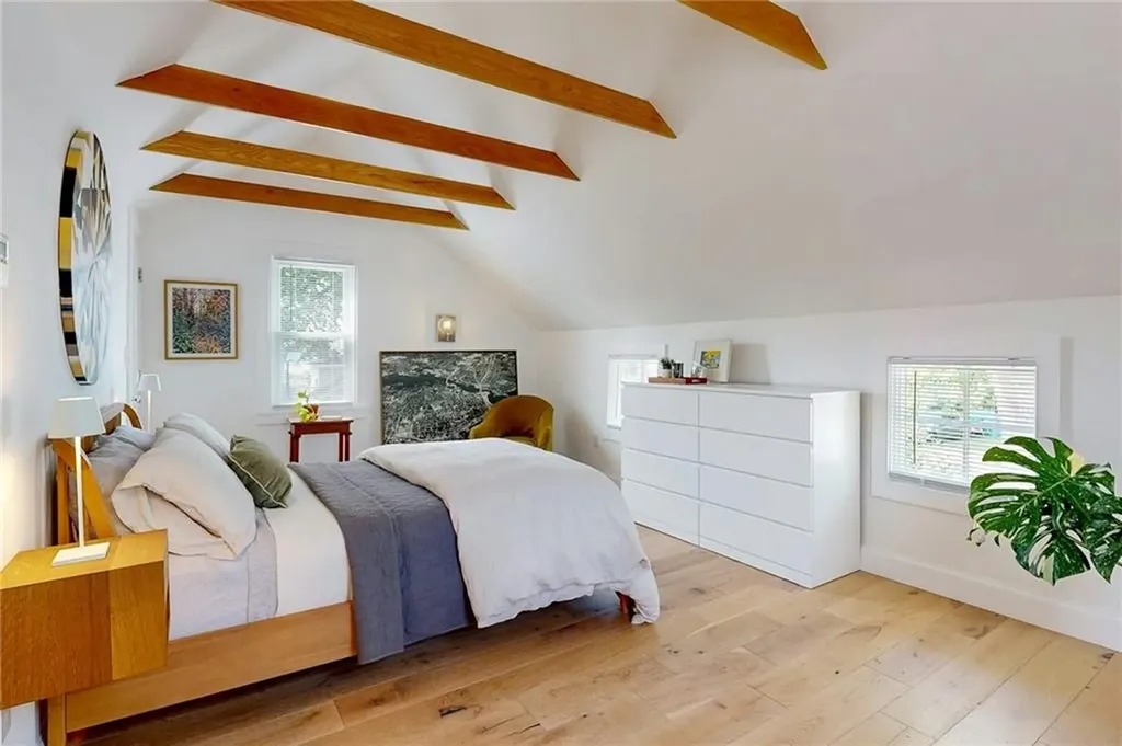 129 Cedar Avenue East Providence RI 02915