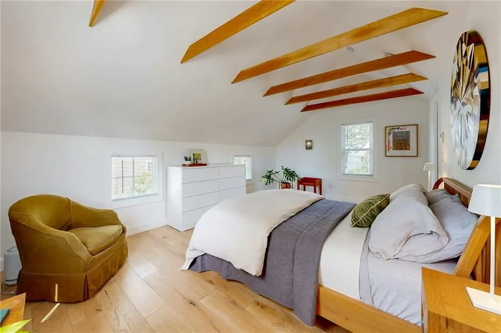 129 Cedar Avenue East Providence RI 02915