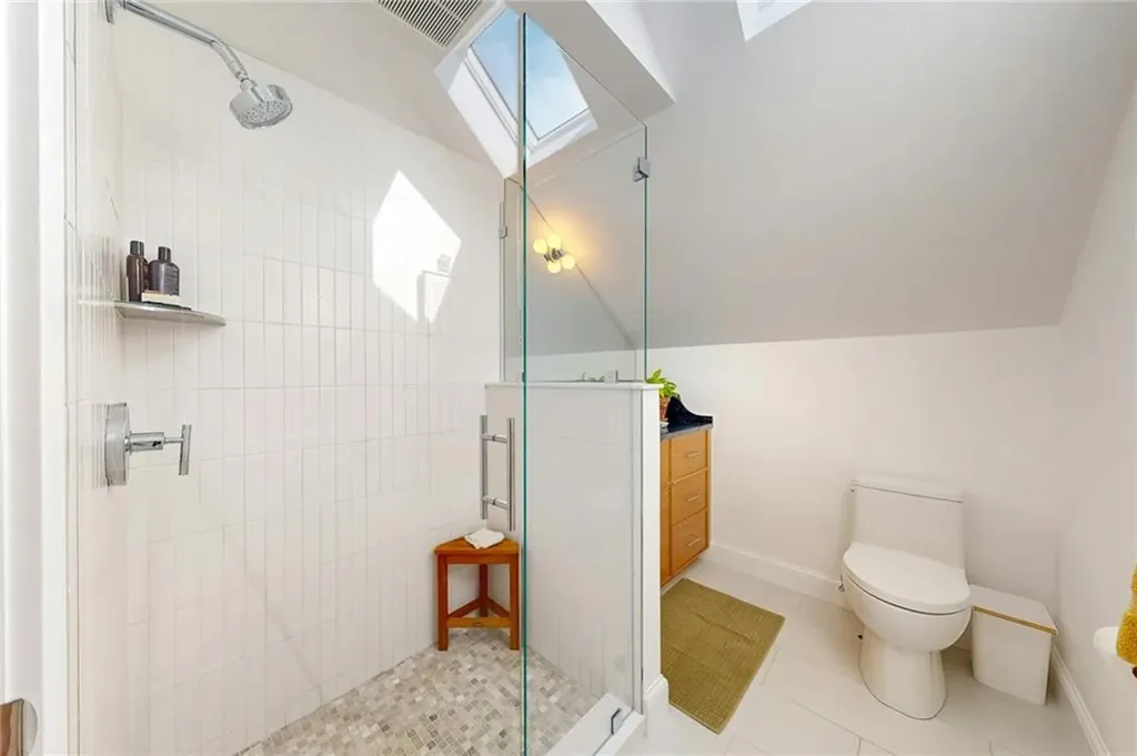 129 Cedar Avenue East Providence RI 02915