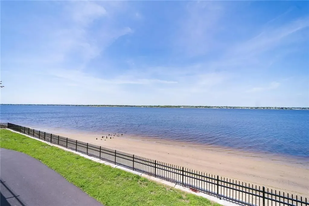 129 Cedar Avenue East Providence RI 02915