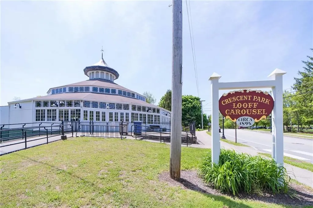 129 Cedar Avenue East Providence RI 02915