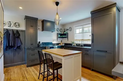 129 Cedar Avenue East Providence RI 02915