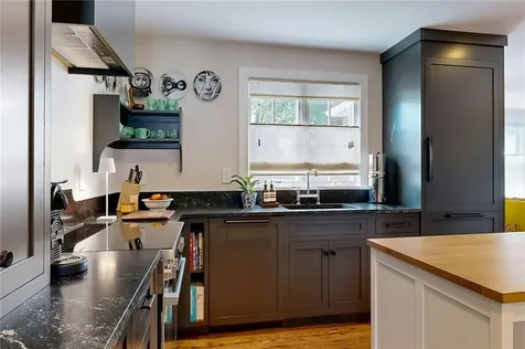 129 Cedar Avenue East Providence RI 02915