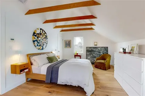 129 Cedar Avenue East Providence RI 02915