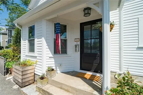 129 Cedar Avenue East Providence RI 02915