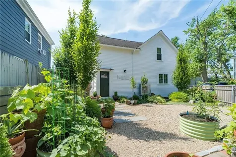 129 Cedar Avenue East Providence RI 02915