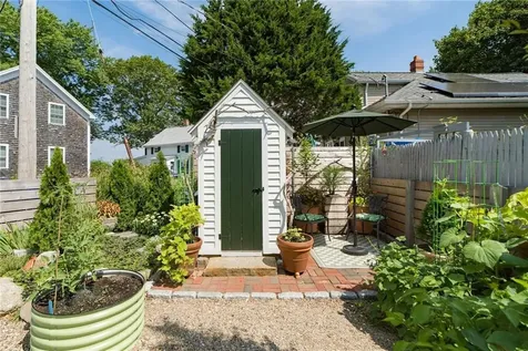 129 Cedar Avenue East Providence RI 02915