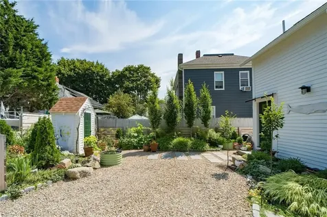 129 Cedar Avenue East Providence RI 02915