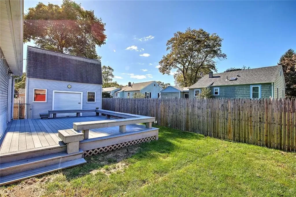 121 Hamilton Avenue Warwick RI 02886