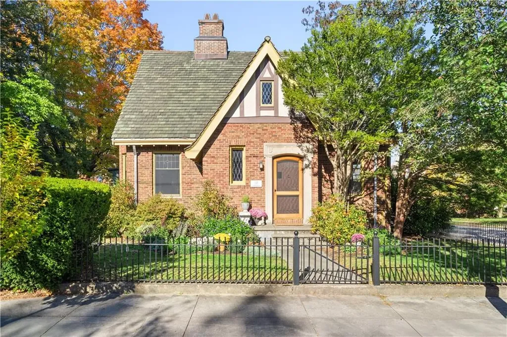 166 Lancaster Street Providence RI 02906