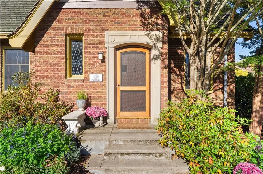 166 Lancaster Street Providence RI 02906