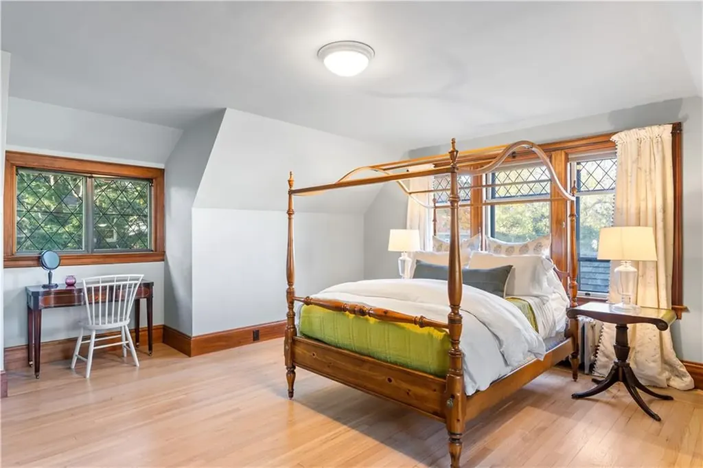 166 Lancaster Street Providence RI 02906