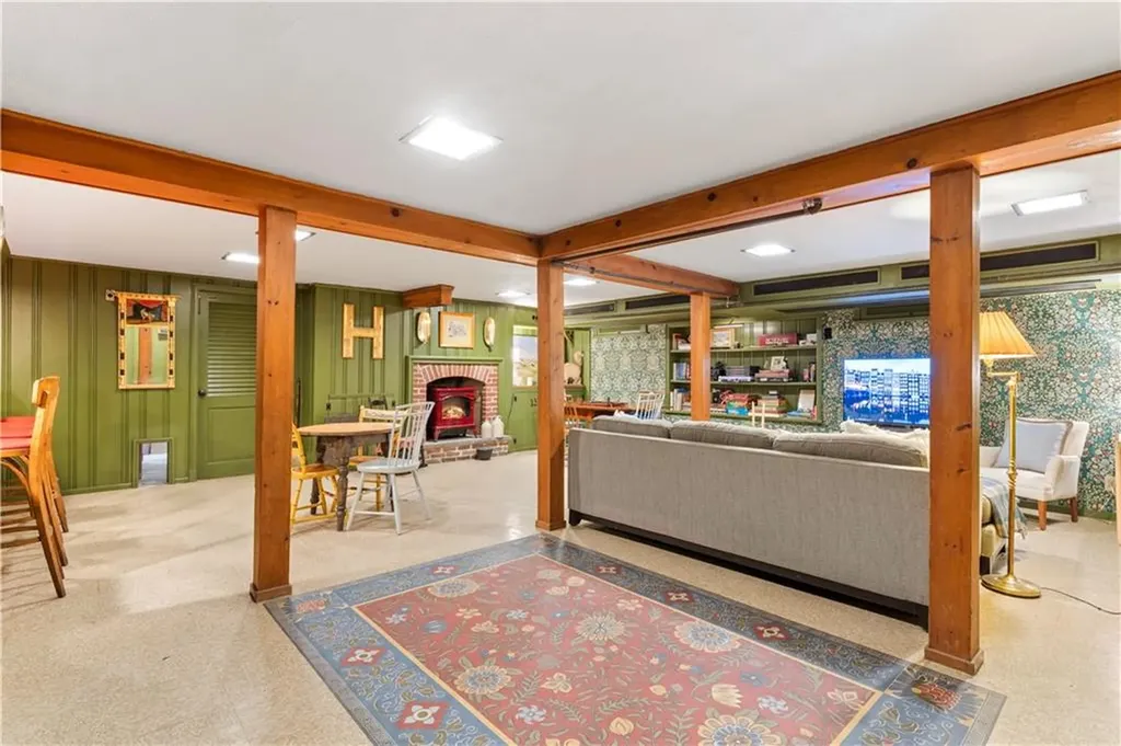 166 Lancaster Street Providence RI 02906