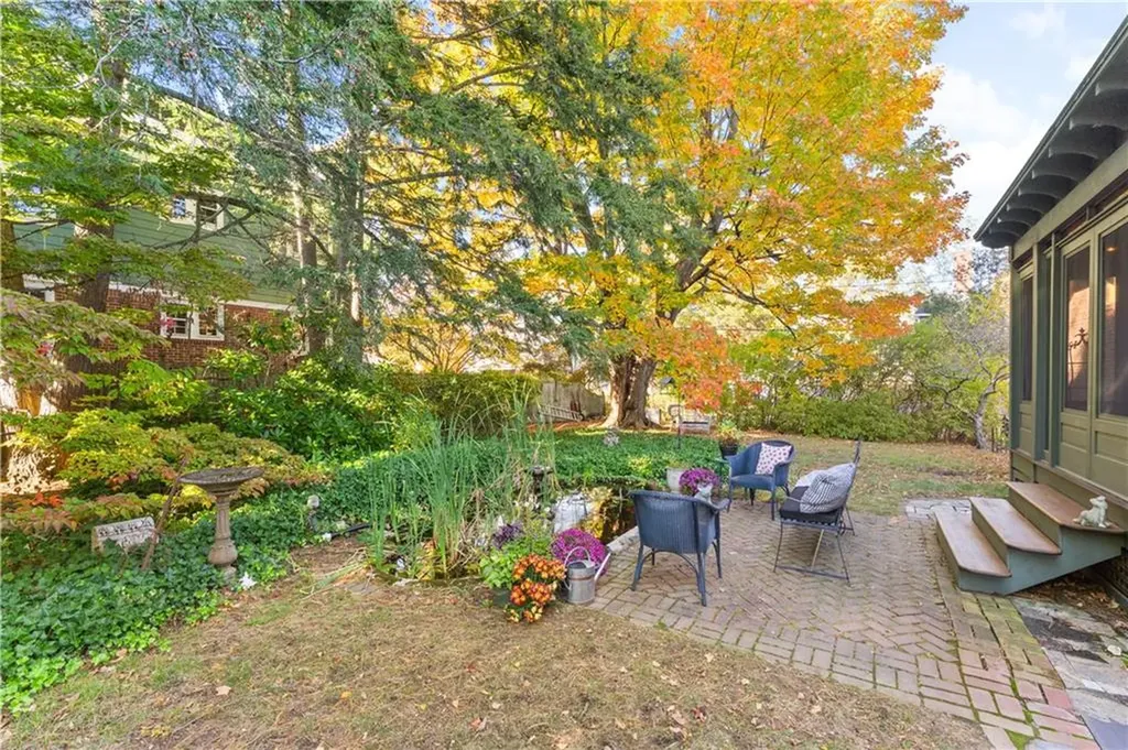 166 Lancaster Street Providence RI 02906