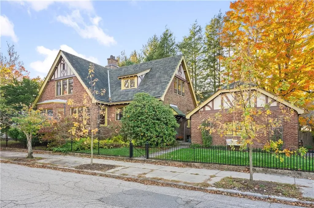 166 Lancaster Street Providence RI 02906