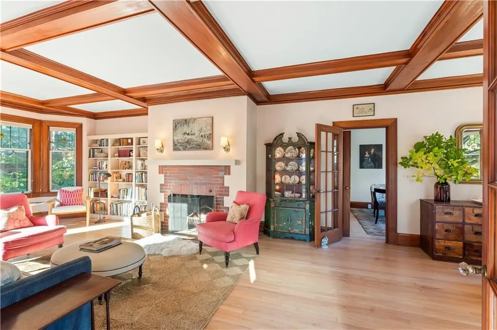 166 Lancaster Street Providence RI 02906