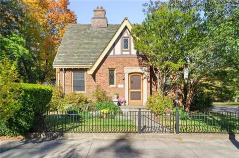 166 Lancaster Street Providence RI 02906